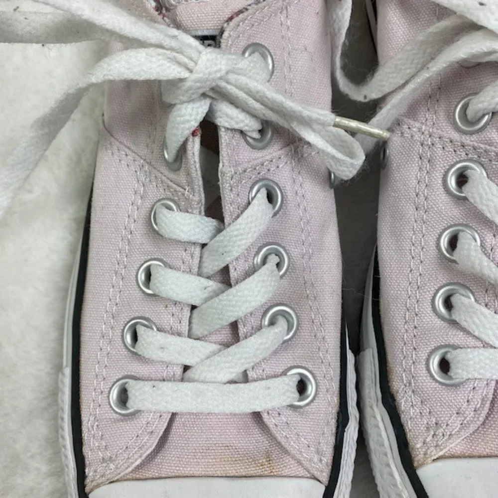 Converse All‎ Star Low Top  Women's Sneakers, size 7